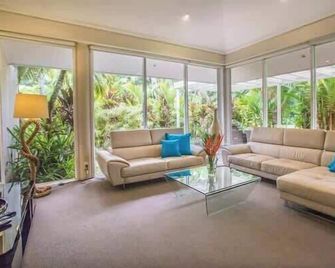 Port Douglas Mirage Villa 408 - Port Douglas - Living room