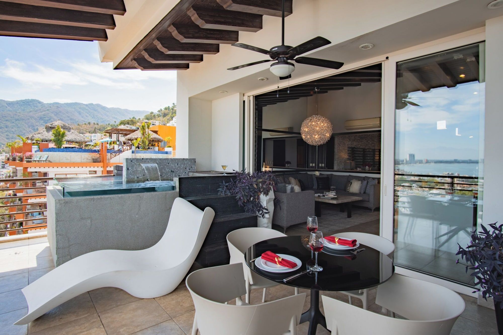 Pinnacle Resorts 180 - פוארטו ויארטה - מרפסת