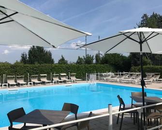 The Riverside Suite - Mira - Piscina