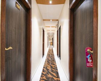 Fabexpress Orange Suites - Bombay - Pasillo