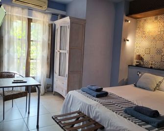 Hotel Pasteral - La Cellera de Ter - Bedroom