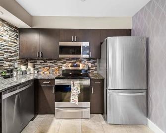 Kasa South Bend-Notre Dame Apartments - South Bend - Kitchen