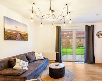 Deichtraum apartment with terrace for 3 pers. max. 4 pers. Pets allowed Wallbox - Nessmersiel - Wohnzimmer