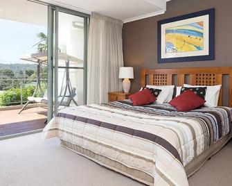Avoca Palms Resort Apartments - Avoca Beach - Bedroom