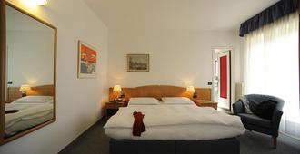 Hotel Montana - Trento - Bedroom