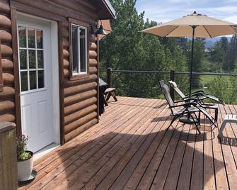 Cozy cabin with a country feel, but minutes away from Missoula! - Missoula - Balcony
