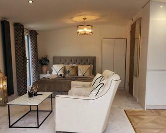 1-Bed Studio with Parking Ideal for Couples - Newcastle-upon-Tyne - Sala de estar