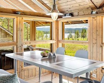 6 person holiday home in Tisleidalen-By Traum - Tisleidalen - Dining room