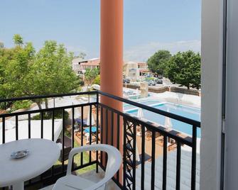 Silver Beach Hotel and Annexe Apartments - Roda - Balcony