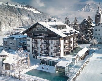 Hotel Der LÖwe Lebe Frei - לאוגאנג - בניין