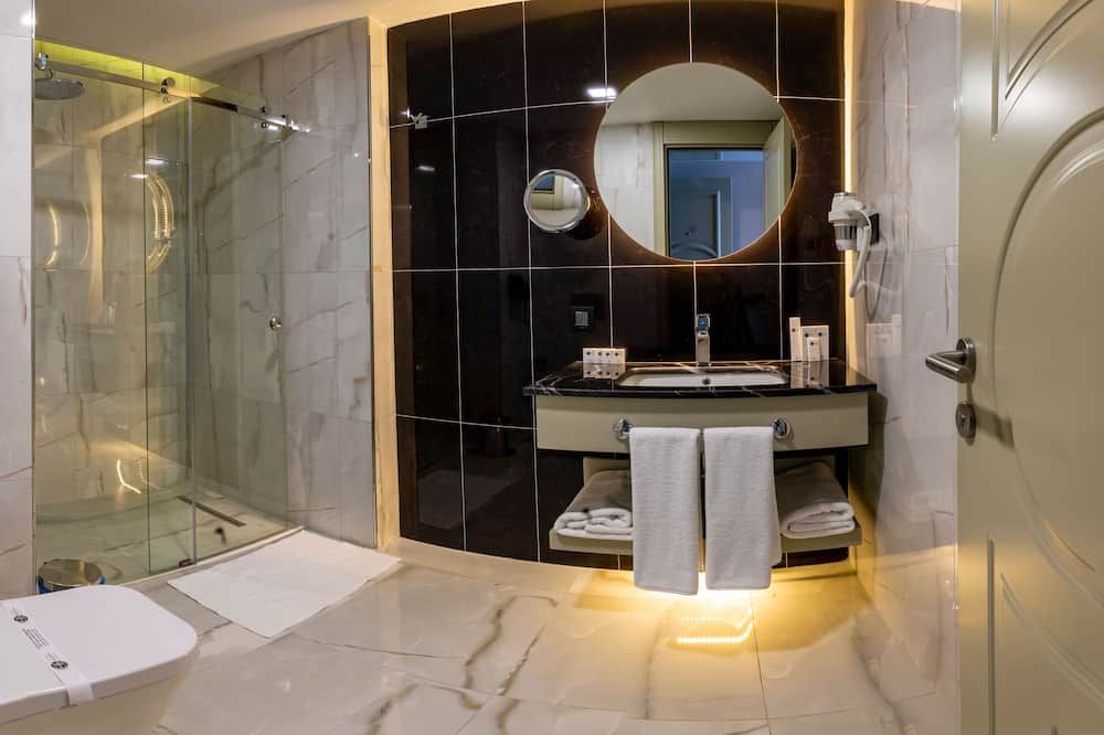 The Conforium Hotel Van - Van - Bathroom