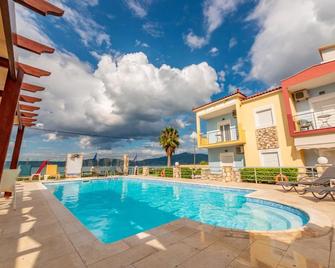 Gera Bay Studios And Apartments - Mytilini