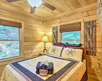 Bigfoots Hideout in Blue Ridge with Hot Tub! - Blue Ridge