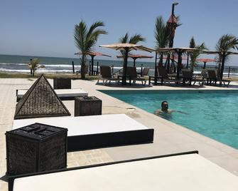 Hotel kapraia - Bocapán - Piscina