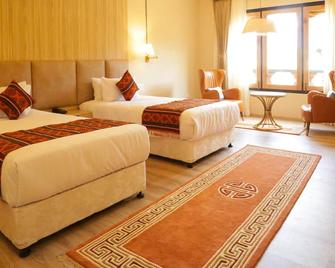 Hotel Kaachi Grand - Paro - Bedroom