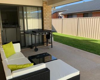 Wallow in Wallaroo on the Copper Coast. Relax with family and friends - Wallaroo - Patio