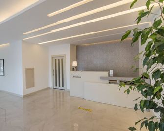 Dovv Hotel Business - Gaziemir - דלפק קבלה