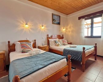 Maiata Beach House by Holiday Rental Madeira - Porto da Cruz - Schlafzimmer