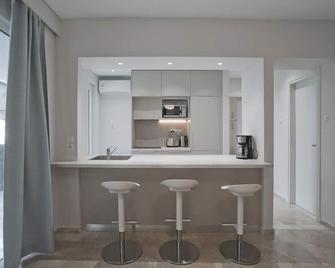 Belle Helene Luxury, Fully Reno, Athenian Riviera - Álimos - Kitchen
