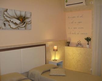 B&B Romantica Home - Rome - Bedroom