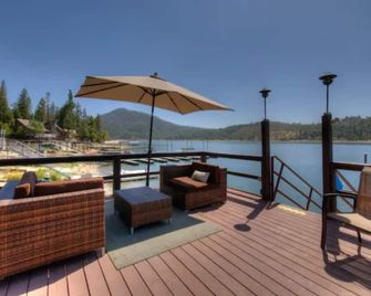 Bass Lake House, Waterfront, Bbq, Foosball, 3bd: 1.5bth! - Bass Lake - Balcony