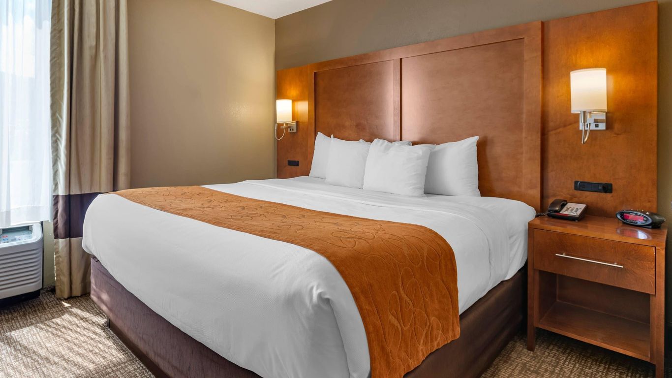 Comfort Suites Bethlehem Near Lehigh University And LVI Airport