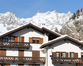 Hotel Del Viale - Courmayeur - Building