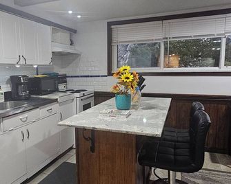 warm and cozy studio - Waterloo - Keuken