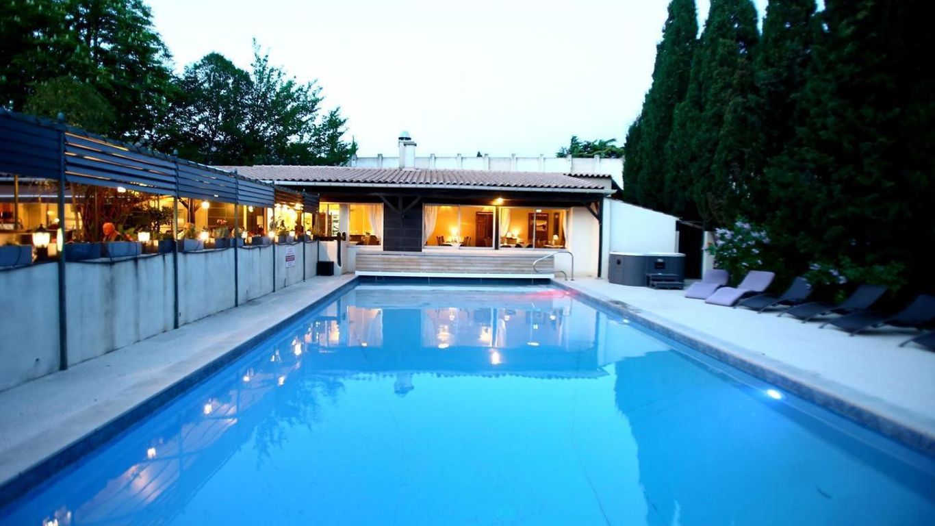 Logis Hotel - Restaurant Residence Les Cedres