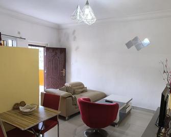 ريزيدونس جيان - ليبرفيل - غرفة معيشة