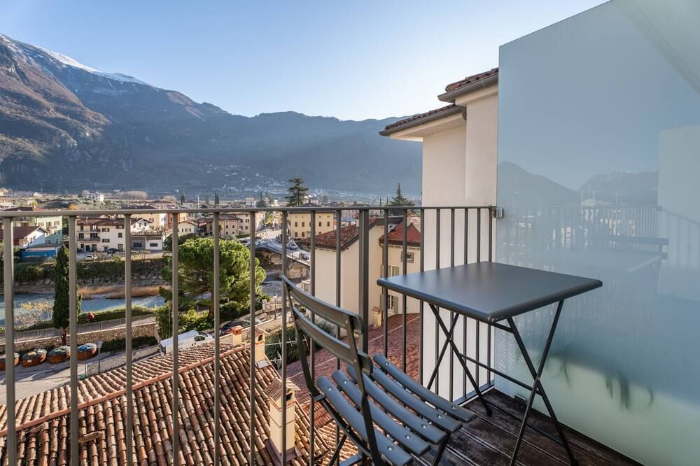 On The Rock - ארקו - מרפסת