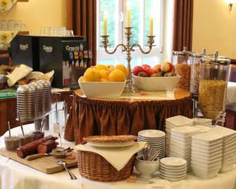 Park Hotel Fasanerie Neustrelitz - Neustrelitz - Buffet