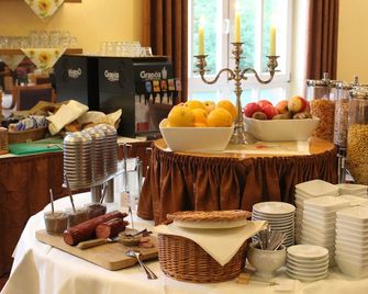 Park Hotel Fasanerie Neustrelitz - Neustrelitz - Buffet