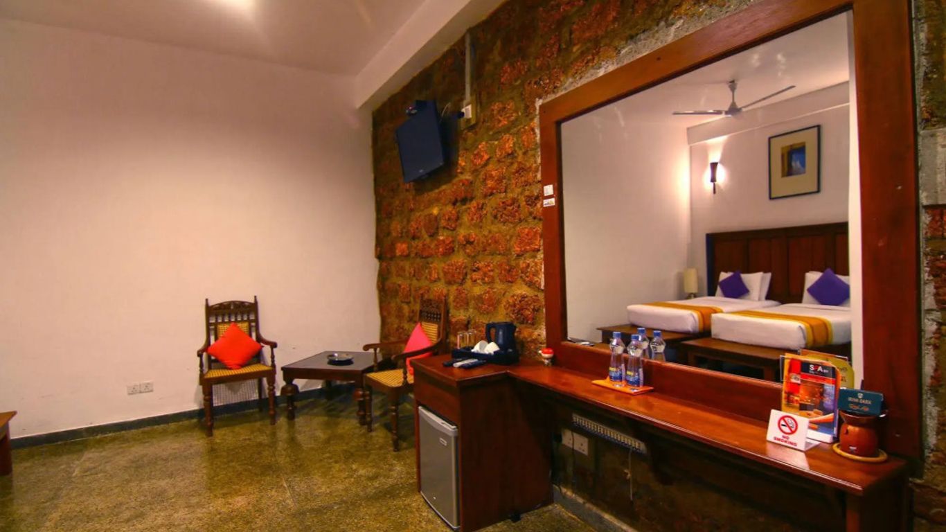 Airport city hub hotel by Leeads