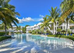 Licensed Mgr - Modern 3/3.5 Villa - Key Largo's Most Upscale Oceanfront Resort! - Key Largo - Pool