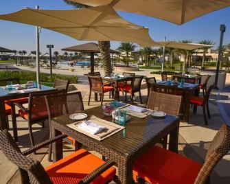 Simaisma A Murwab Resort - Al Khawr - Restaurante