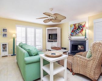 Modern 2BR Home with Built-In Bunks & Steps to Beach and Village - Captiva - Living room