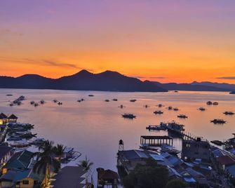 Sunburn Suites Coron - Coron - Außenansicht