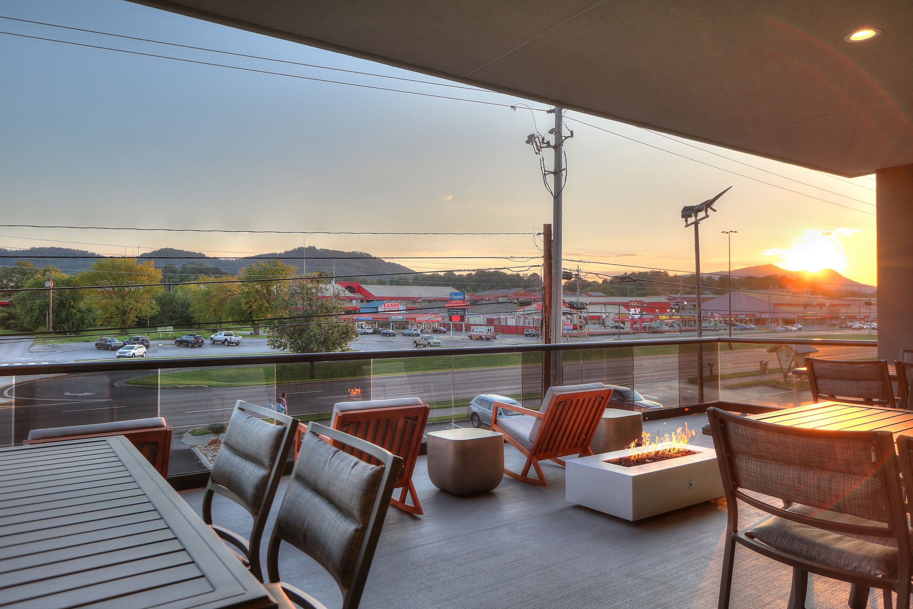 Holiday Inn & Suites Pigeon Forge Convention Center By IHG - פיג'ון פורג' - מרפסת
