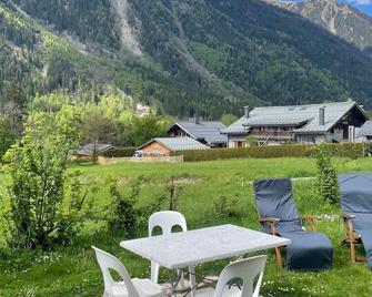 Studio Aux Bossons (3km From Chamonix Mont Blanc ) - Chamonix - Patio