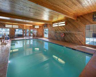 Best Western Liberty Inn - Delano - Bazén
