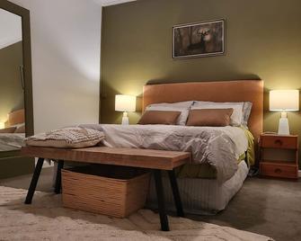 Retro beach house. Central and close to beach. Room for all the family. - Kingston - Спальня