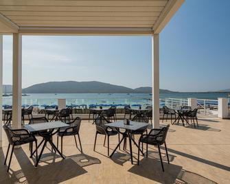 Hotel Portoconte - Porto Conte - Balcón