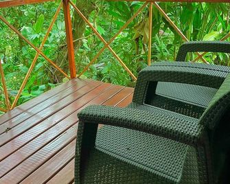 كابانياس إل بوسكي ديل أرينال - تشاشاجوا - شرفة