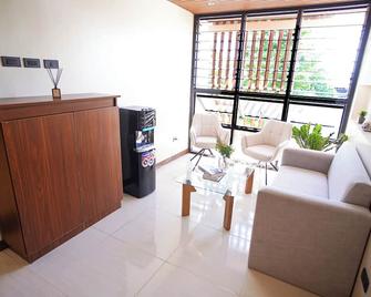 Gonzales Hotel - Cauayan - Living room