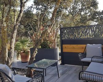 Charmante Maison avec jardin à Mornas - Mornas - Patio