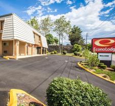 Econo Lodge Biltmore