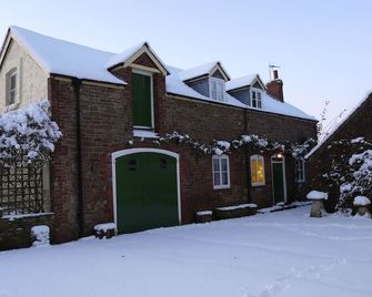 Characterful Stone Cottage With Lovely Views Over The Surrounding Countryside - Ross-on-Wye - Building