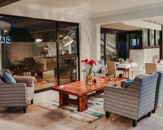 جياردينو بوتيك هوتل - سواكوبموند - غرفة معيشة