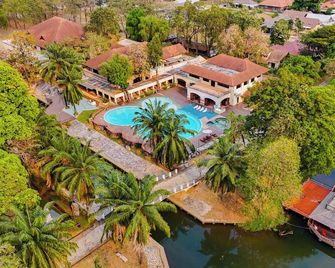 Pung-Waan Resort & Spa - קאנצ'אנאבורי
